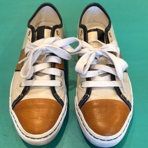 Geox Made in Italy sneakers size US 8, EURO 38